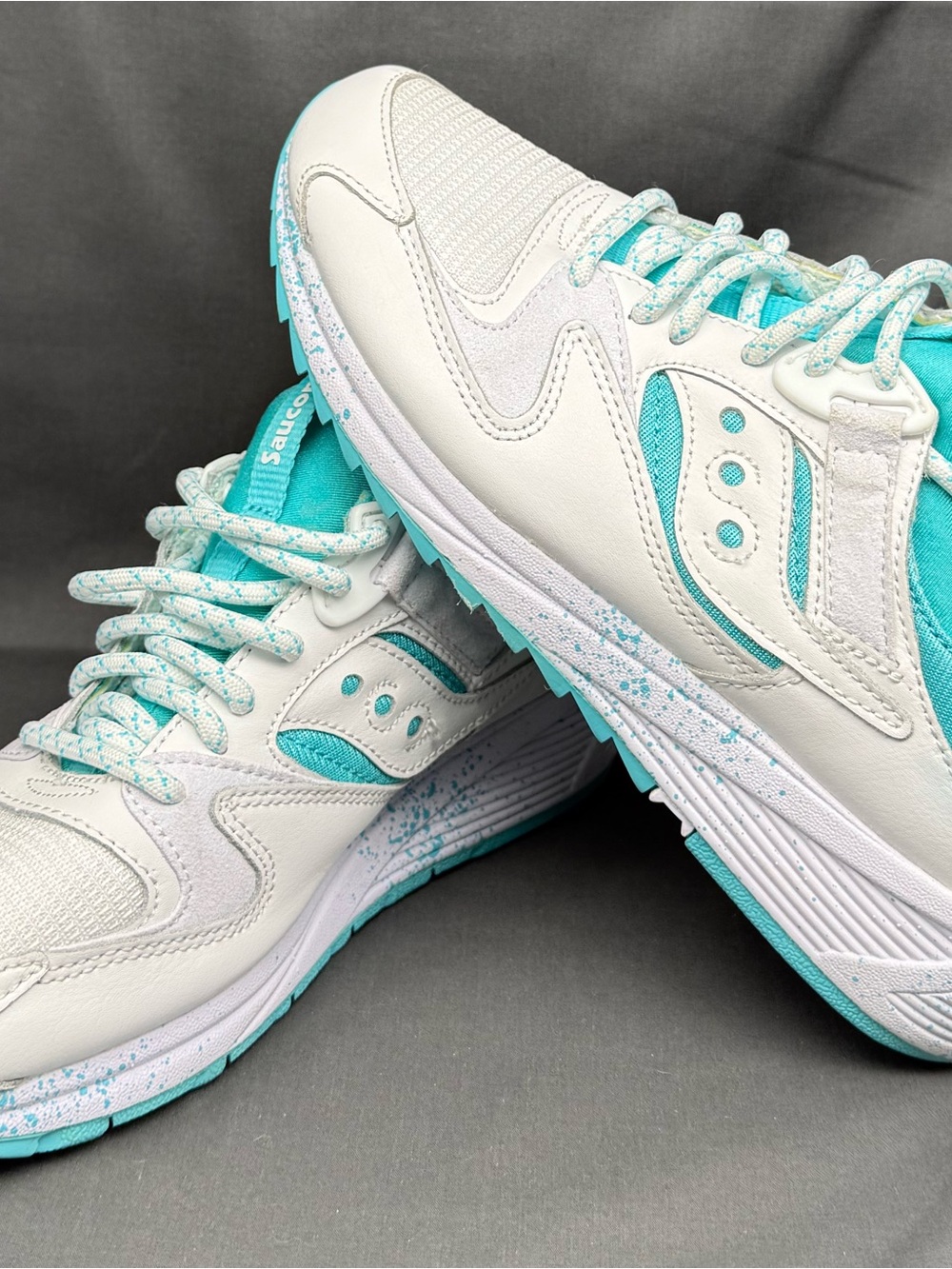 Saucony Women's White and Teal Athletic Sneakers